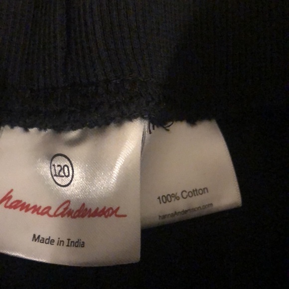 2 pairs of boy pants. Chaps khaki black size 7. Hanna Andersson sweatpants 120 - Picture 9 of 10